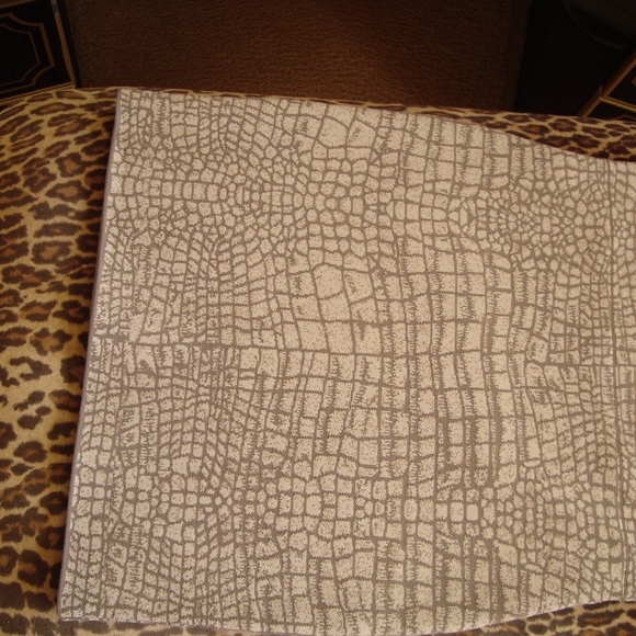 BCBG Max Azria Mini Short Skirt Greyish Snake Print Color - Picture 5 of 8